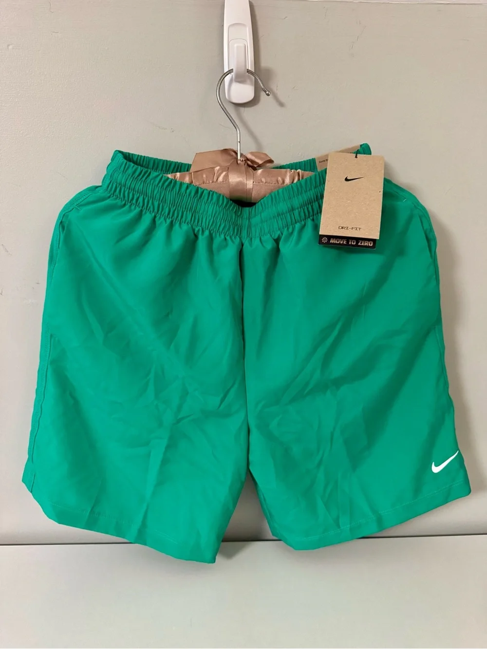 NWT Kids Nike Dri-FIT Standard Fit Green Athletic Shorts Size L
